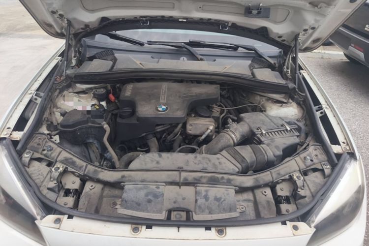 Used BMW X1 2014 sDrive18i Fashion Model Engine Bay