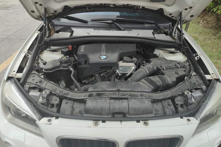 Used BMW X1 2014 sDrive18i Fashion Model Engine Bay