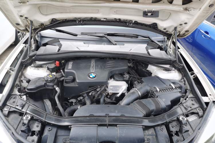 Used BMW X1 2014 sDrive18i Fashion Model Engine Bay