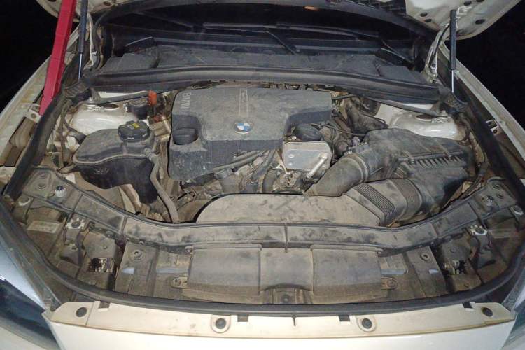 Used BMW X1 2014 sDrive18i Fashion Model Engine Bay
