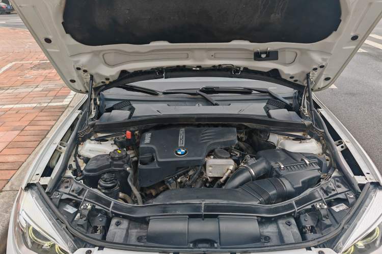 Used BMW X1 2014 xDrive20i Sports Design Package Engine Bay