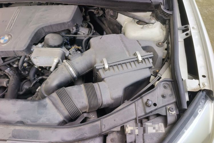 Used BMW X1 2014 sDrive18i Fashion Model Engine Bay Left