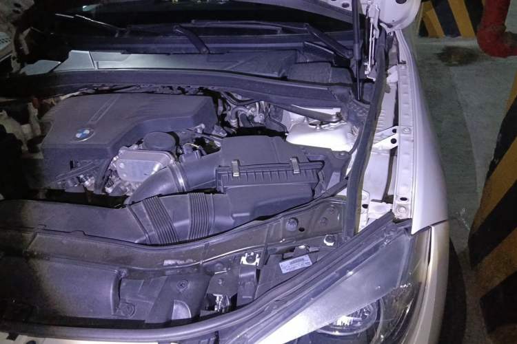 Used BMW X1 2014 sDrive18i Fashion Model Engine Bay Left