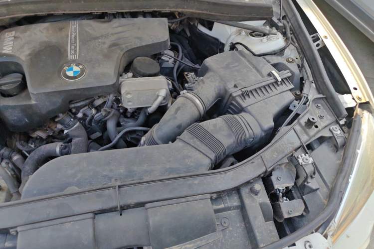 Used BMW X1 2014 sDrive18i Fashion Model Engine Bay Left