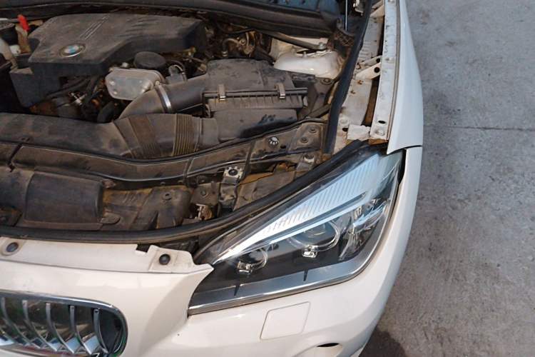 Used BMW X1 2014 sDrive18i Fashion Model Engine Bay Left