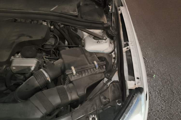 Used BMW X1 2014 xDrive20i Sports Design Package Engine Bay Left