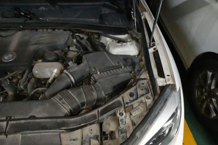 Used BMW X1 2014 sDrive18i Leading Model Engine Bay Left