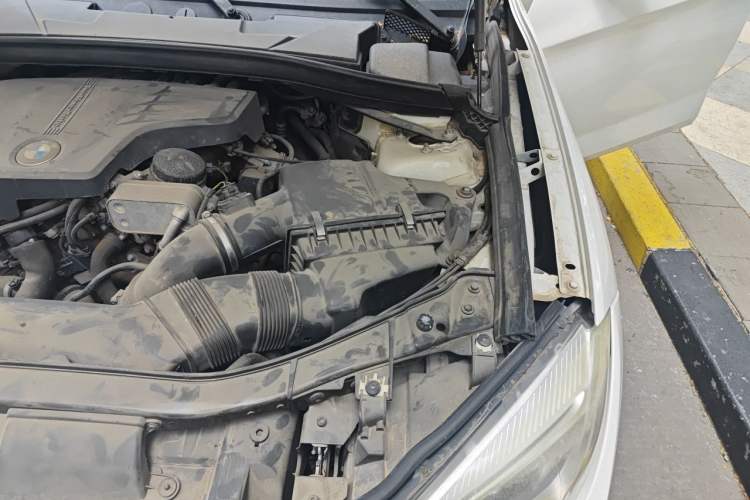 Used BMW X1 2014 sDrive18i Fashion Model Engine Bay Left