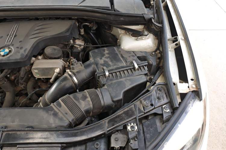 Used BMW X1 2014 sDrive18i Fashion Model Engine Bay Left