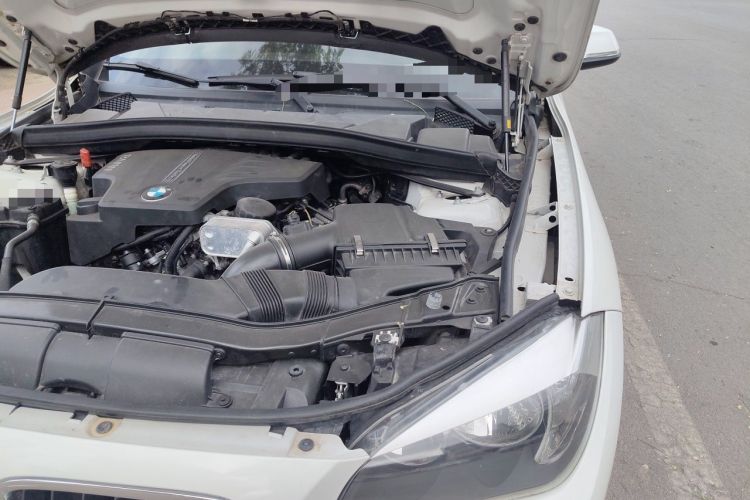 Used BMW X1 2014 sDrive18i Fashion Model Engine Bay Left