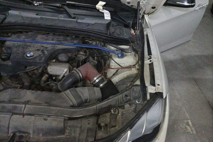 Used BMW X1 2014 sDrive18i Fashion Model Engine Bay Left