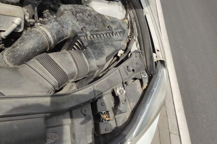 Used BMW X1 2014 sDrive18i Fashion Model Engine Bay Left