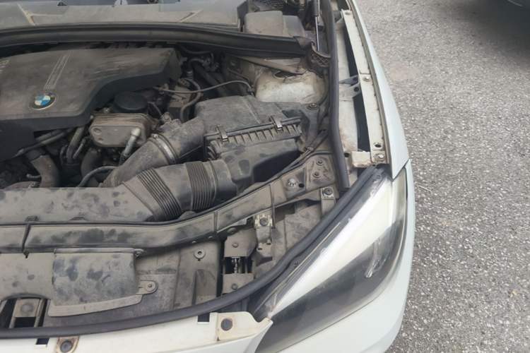 Used BMW X1 2014 sDrive18i Fashion Model Engine Bay Left