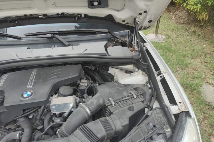 Used BMW X1 2014 sDrive18i Fashion Model Engine Bay Left