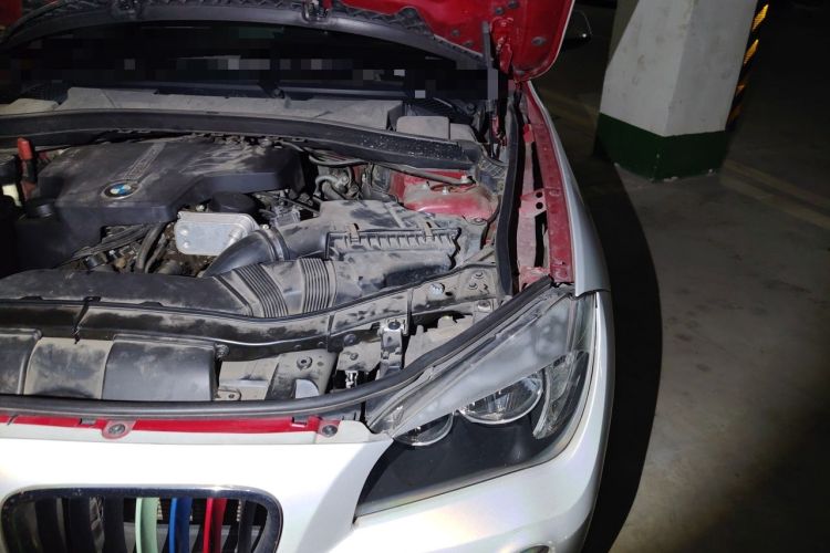 Used BMW X1 2014 sDrive18i Fashion Model Engine Bay Left