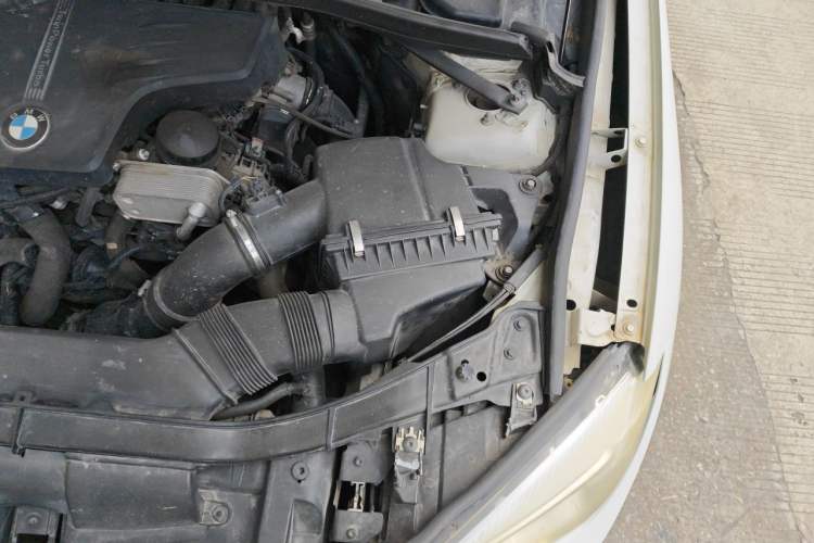 Used BMW X1 2014 sDrive18i Leading Model Engine Bay Left