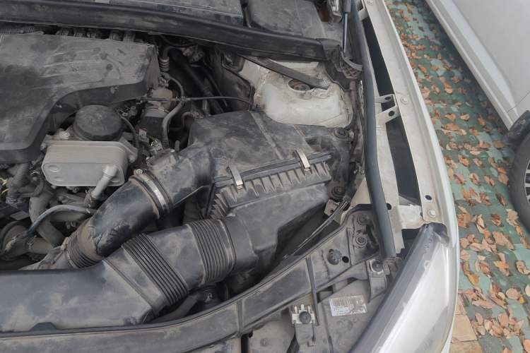 Used BMW X1 2014 sDrive18i Fashion Model Engine Bay Left
