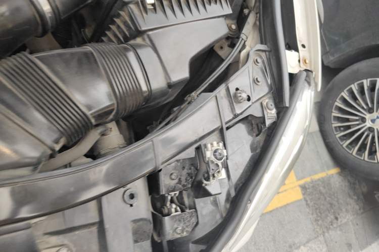 Used BMW X1 2014 sDrive18i Leading Model Engine Bay Left