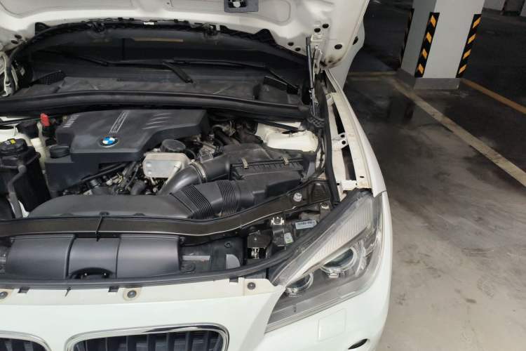 Used BMW X1 2014 sDrive18i Leading Model Engine Bay Left