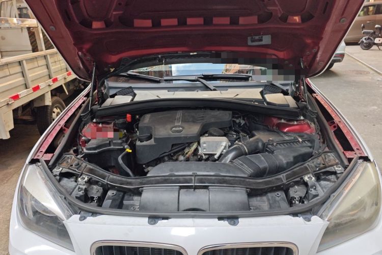 Used BMW X1 2014 sDrive18i Fashion Model Engine Bay