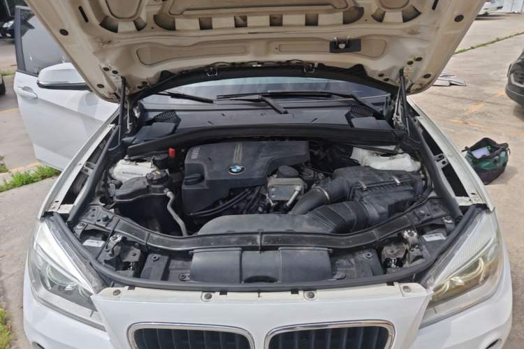 Used BMW X1 2014 sDrive18i Fashion Model Engine Bay
