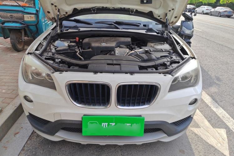 Used BMW X1 2014 sDrive18i Fashion Model Engine Bay