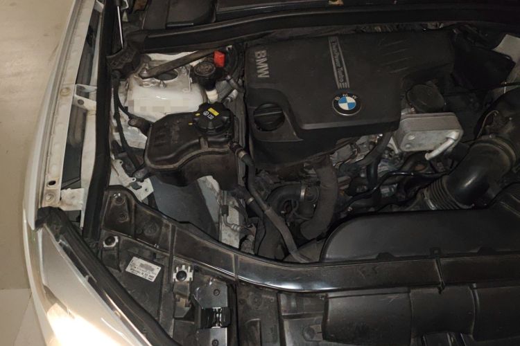 Used BMW X1 2014 sDrive18i Fashion Model Engine Bay Right