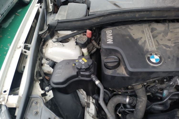 Used BMW X1 2014 sDrive18i Fashion Model Engine Bay Right