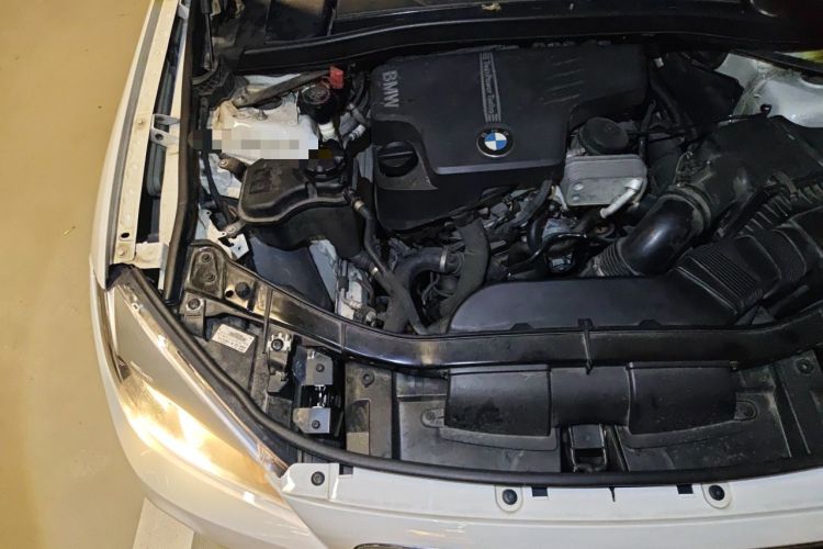 Used BMW X1 2014 sDrive18i Fashion Model Engine Bay Right