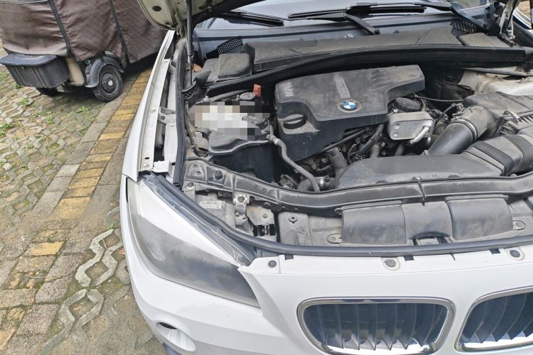 Used BMW X1 2014 sDrive18i Fashion Model Engine Bay Right