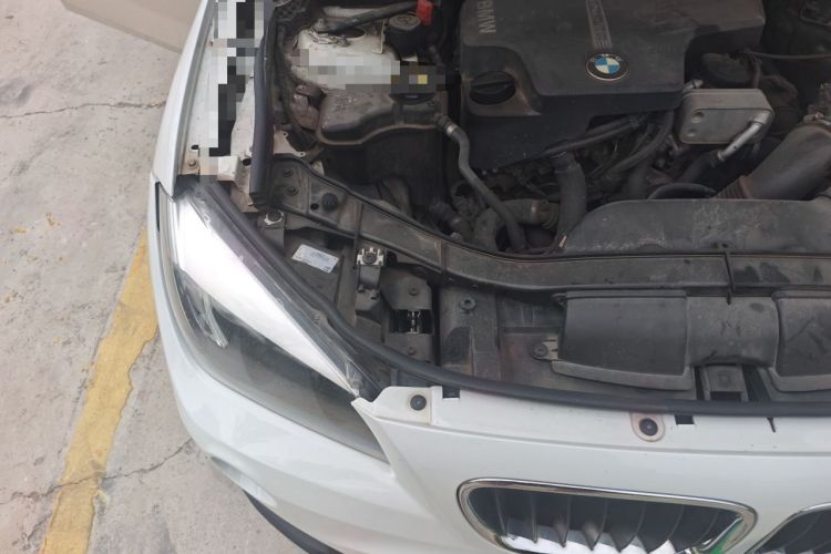 Used BMW X1 2014 sDrive18i Fashion Model Engine Bay Right