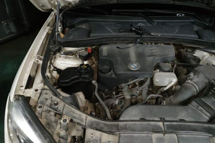 Used BMW X1 2014 sDrive18i Leading Model Engine Bay Right