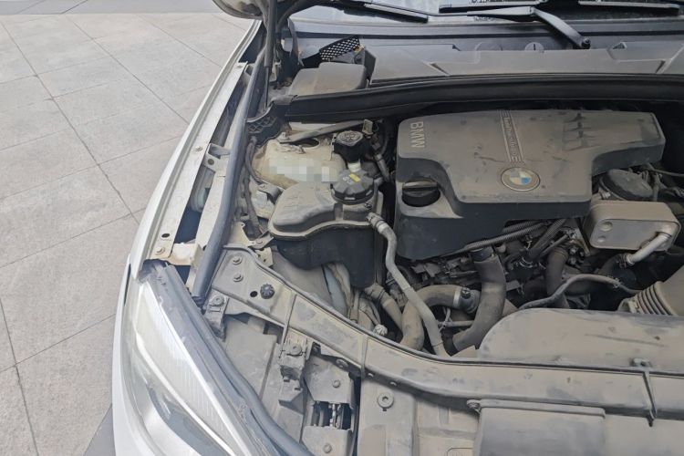 Used BMW X1 2014 sDrive18i Fashion Model Engine Bay Right