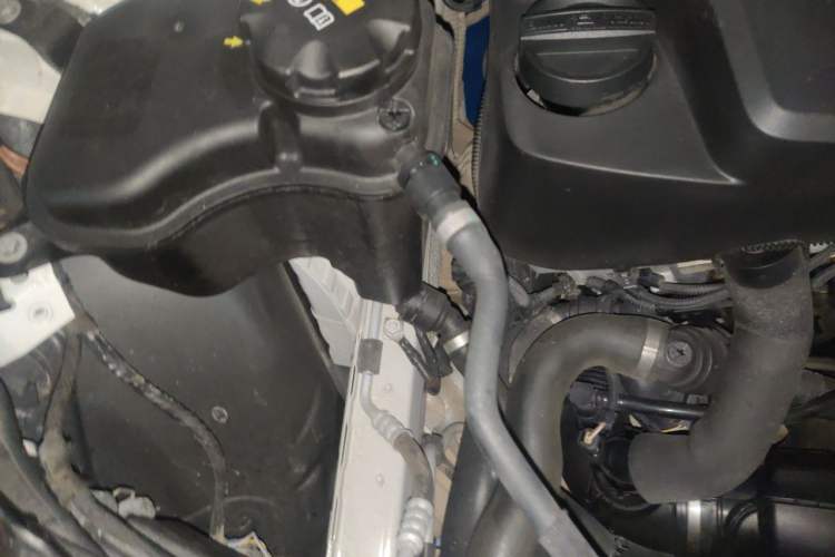 Used BMW X1 2014 sDrive18i Fashion Model Engine Bay Right