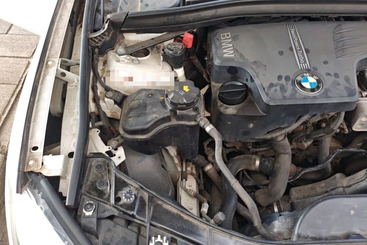 Used BMW X1 2014 sDrive18i Fashion Model Engine Bay Right