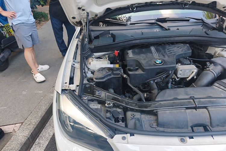 Used BMW X1 2014 sDrive18i Fashion Model Engine Bay Right