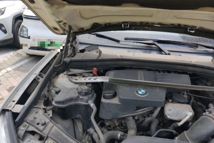 Used BMW X1 2014 sDrive18i Fashion Model Engine Bay Right