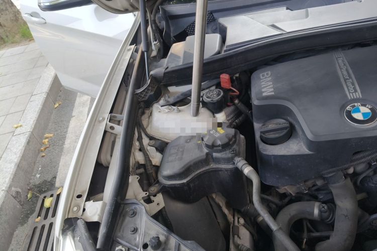 Used BMW X1 2014 sDrive18i Fashion Model Engine Bay Right