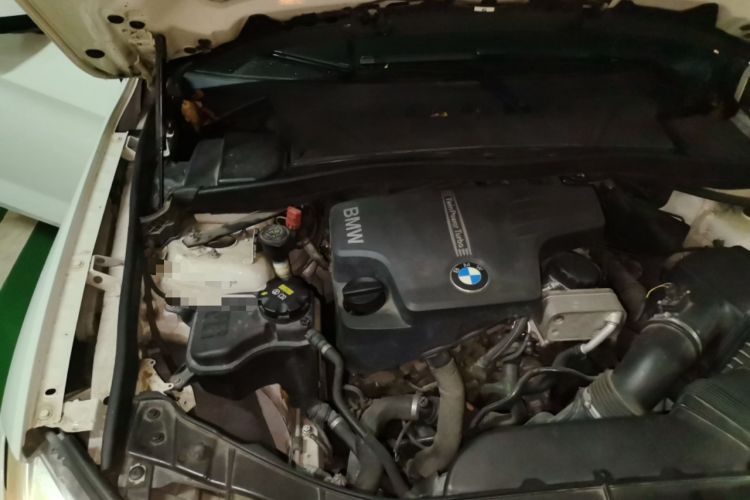 Used BMW X1 2014 sDrive18i Fashion Model Engine Bay Right