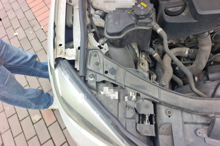 Used BMW X1 2014 sDrive18i Fashion Model Engine Bay Right