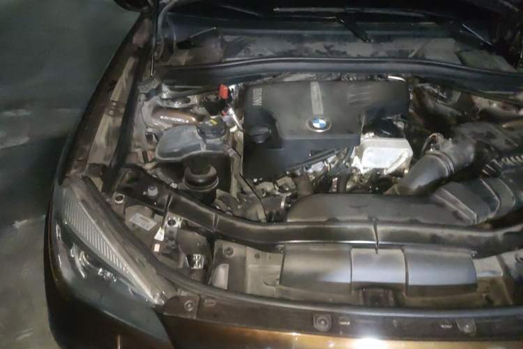 Used BMW X1 2014 xDrive20i Sports Design Package Engine Bay Right