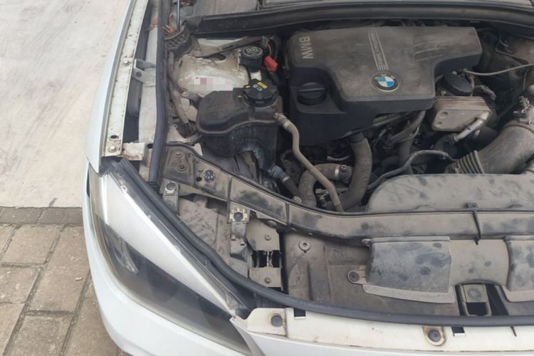 Used BMW X1 2014 sDrive18i Fashion Model Engine Bay Right