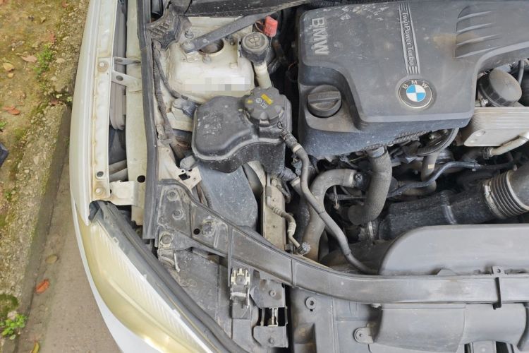 Used BMW X1 2014 sDrive18i Leading Model Engine Bay Right