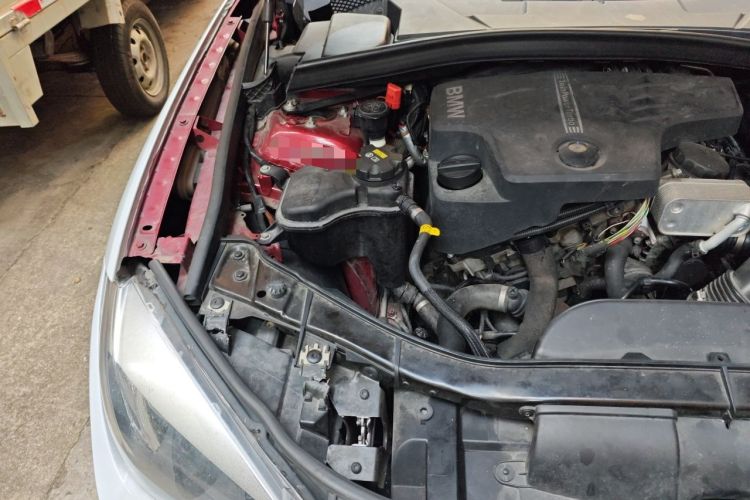 Used BMW X1 2014 sDrive18i Fashion Model Engine Bay Right