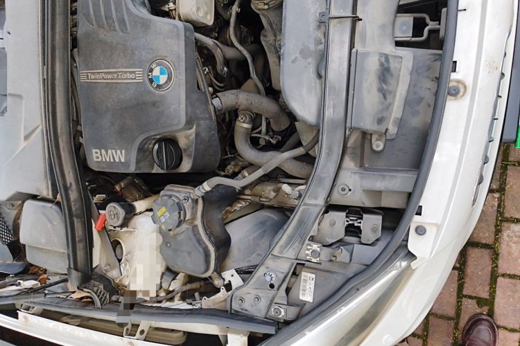 Used BMW X1 2014 sDrive18i Fashion Model Engine Bay Right