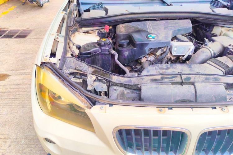 Used BMW X1 2014 sDrive18i Fashion Model Engine Bay Right