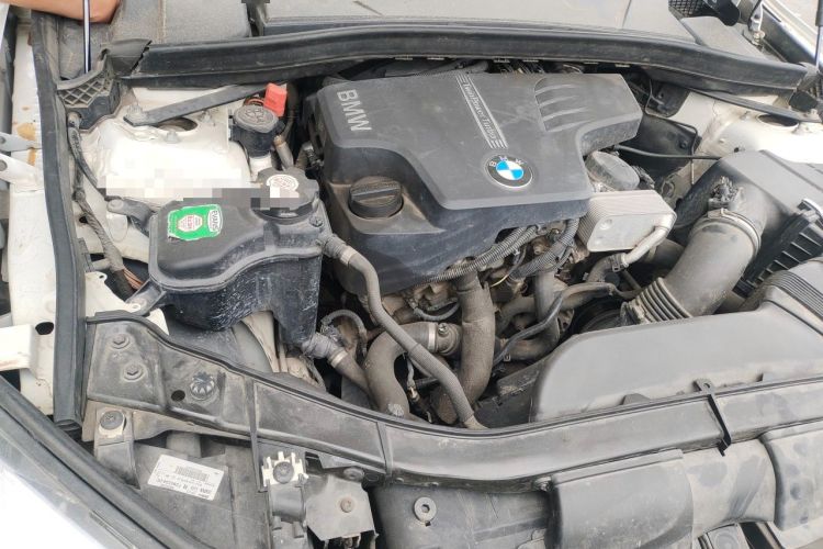 Used BMW X1 2014 sDrive18i Fashion Model Engine Bay Right