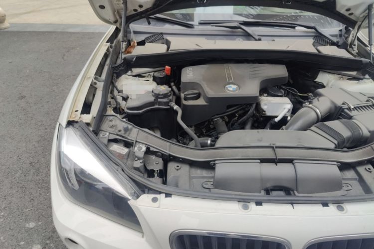 Used BMW X1 2014 sDrive18i Fashion Model Engine Bay Right