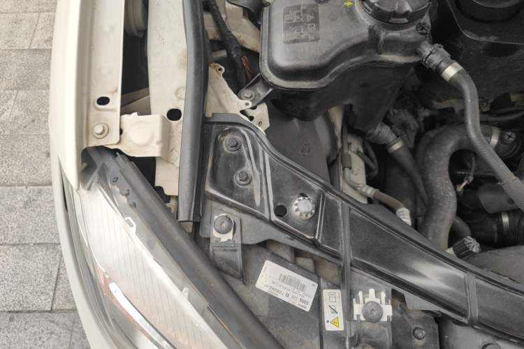 Used BMW X1 2014 sDrive18i Leading Model Engine Bay Right
