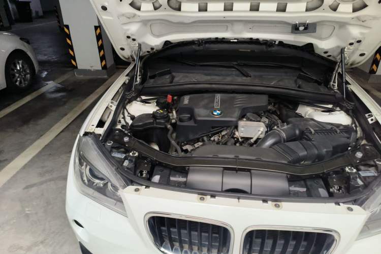 Used BMW X1 2014 sDrive18i Leading Model Engine Bay Right